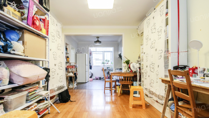 江苏路722弄二手房实景图