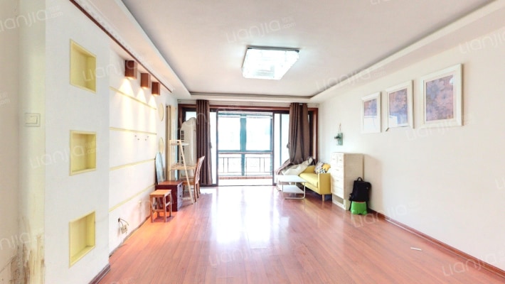 中崂路二手房实景图