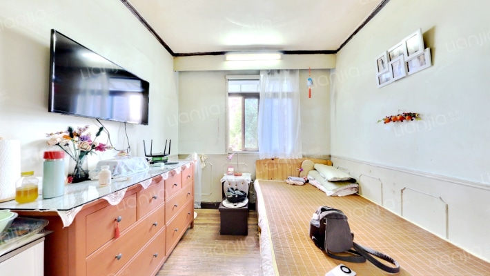 虹霞小区二手房实景图