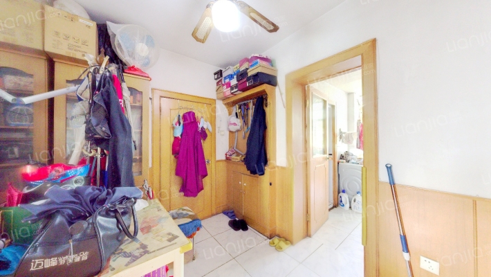 外贸包装宿舍二手房实景图