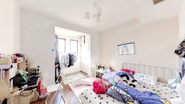 世纪梧桐公寓二手房实景图