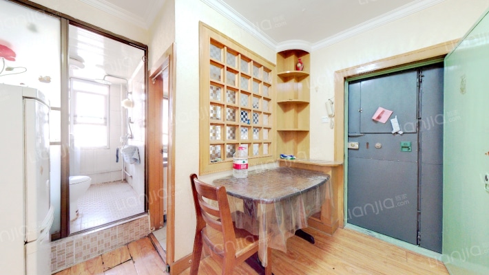 六里屯西里二手房实景图