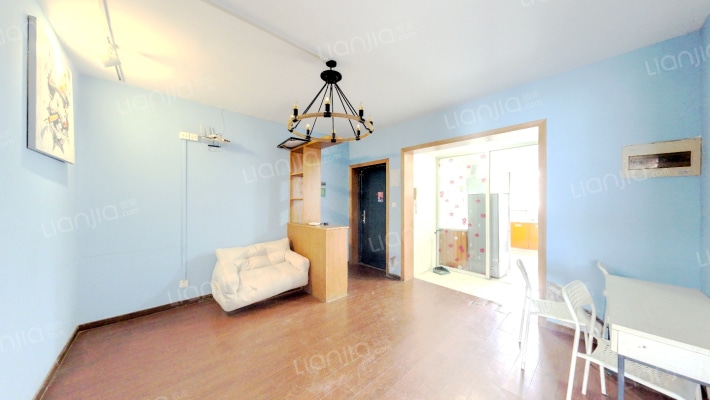 宋艾新村一期二手房实景图