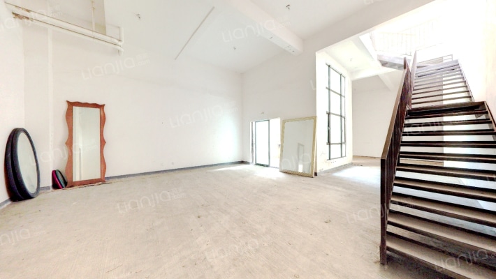 绿地圣罗兰二手房实景图