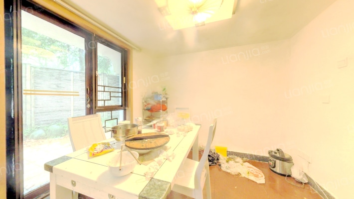 假日青城二手房实景图