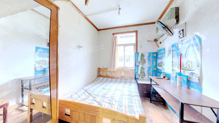 森林里二手房实景图