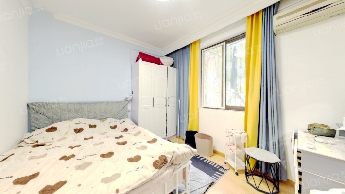 棕南西街4号二手房实景图