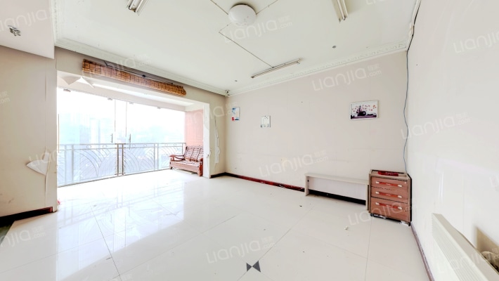 嘉信华庭二手房实景图