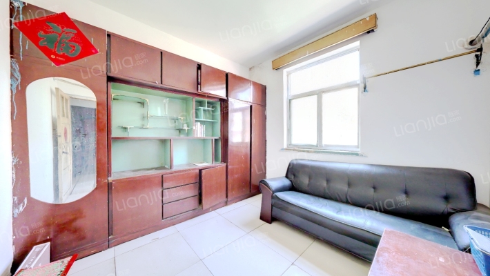 小梁庄街271号二手房实景图