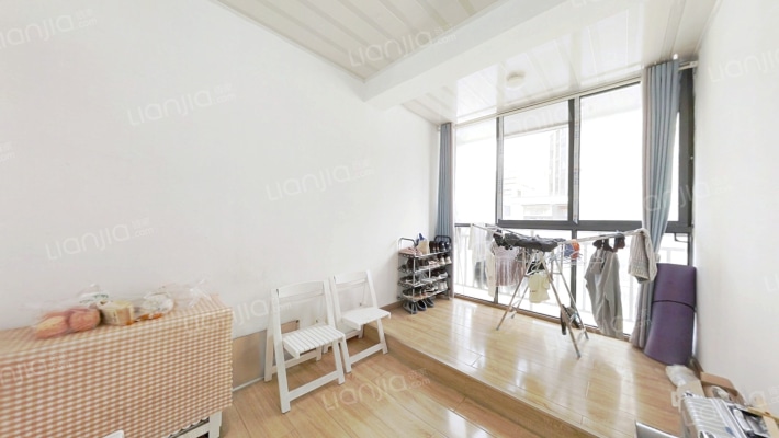 苗栗路二手房实景图