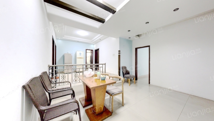 蔚蓝花城A区二手房实景图