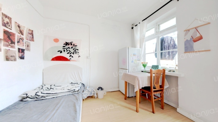 香港中路143号二手房实景图