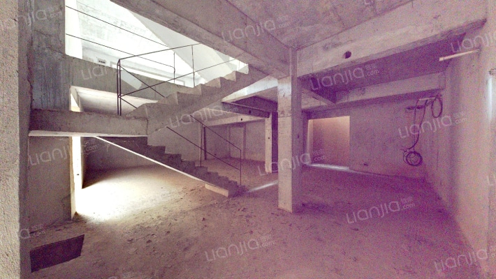 茵悦湖畔二手房实景图