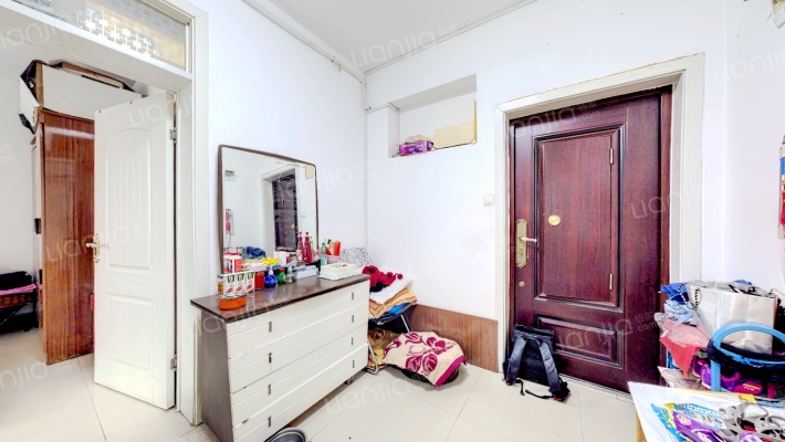 工人路183号院二手房实景图