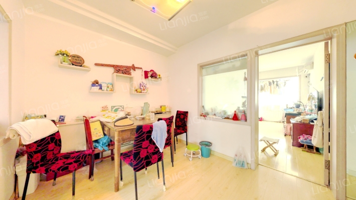 天成中巷二手房实景图