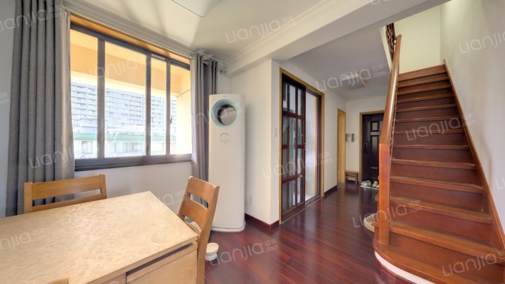 天盛居二手房实景图