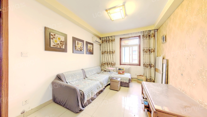 小梁庄街261号二手房实景图