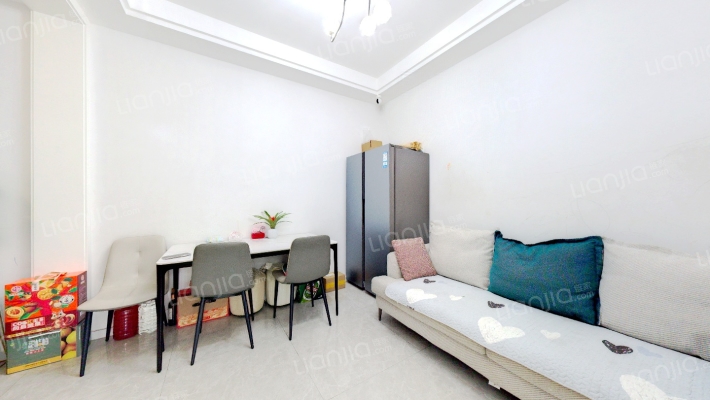 体育场路2-70号二手房实景图