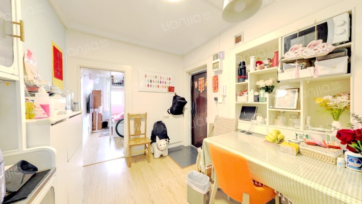 体育场路2-70号二手房实景图