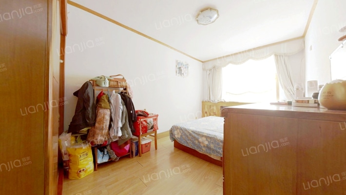 新贵都A区二手房实景图