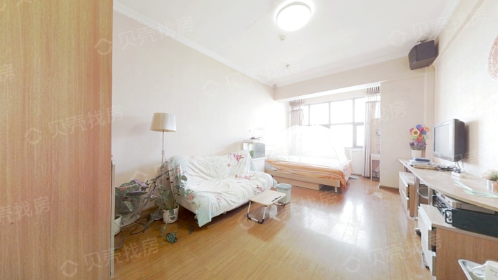 滨江国际住宅式公寓，诚心卖价格低-客厅