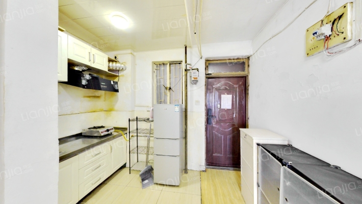 南江东里二手房实景图