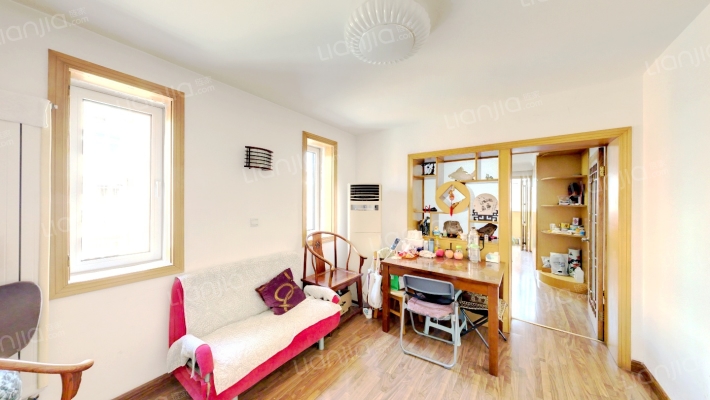 天新北里二手房实景图