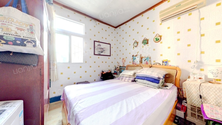 经七纬四路186号二手房实景图