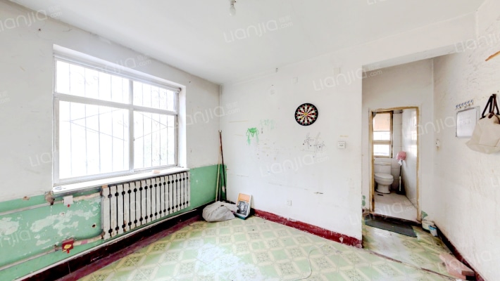 六里山路二手房实景图