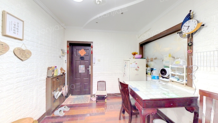 新学前学地二手房实景图