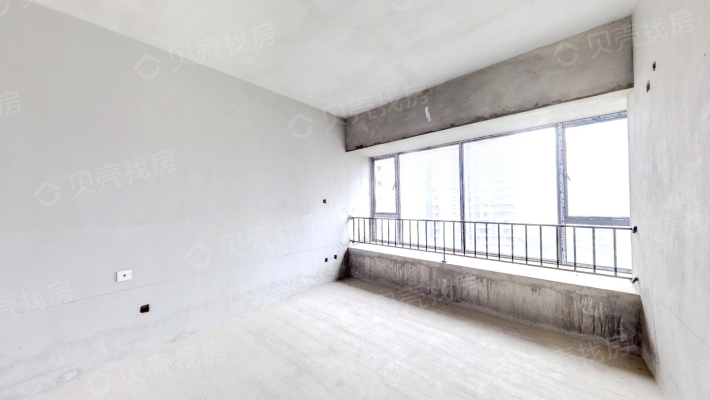滨江新区大三房，对中庭电梯中层-卧室B