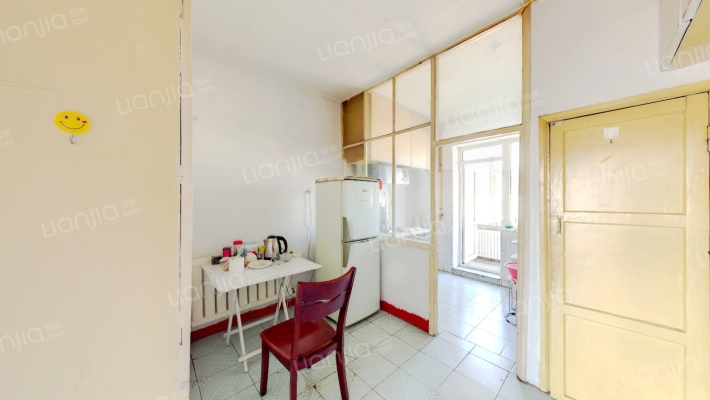 公交宿舍二手房实景图