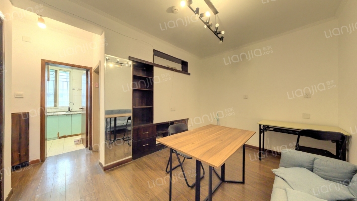 伟华苑小区二手房实景图