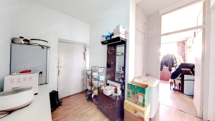 稚优里二手房实景图