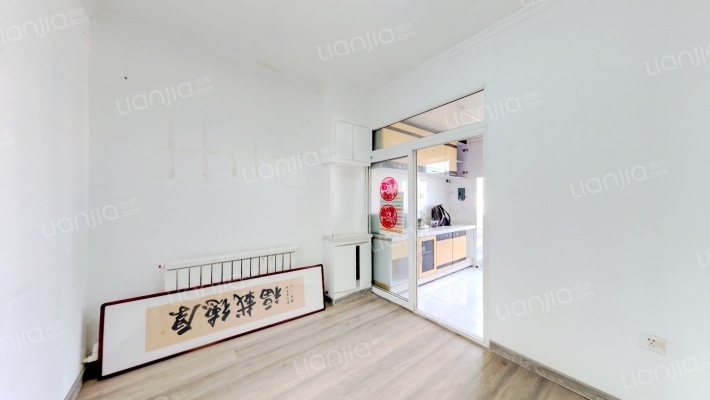 辽歌家属楼二手房实景图