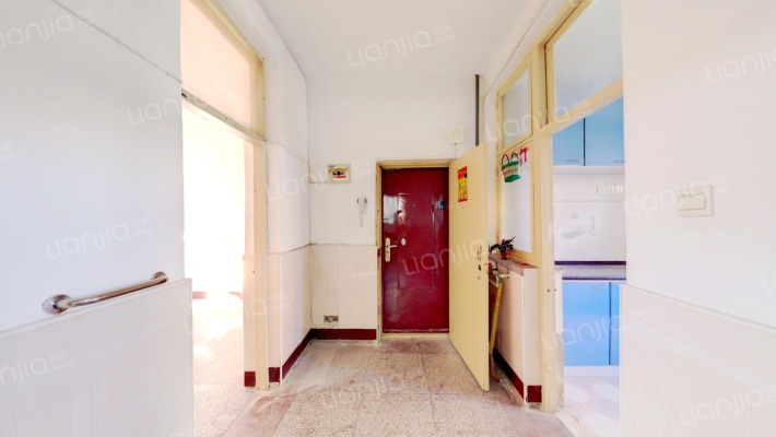 水上公寓二手房实景图