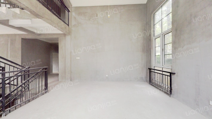 名流高尔夫庄园二手房实景图