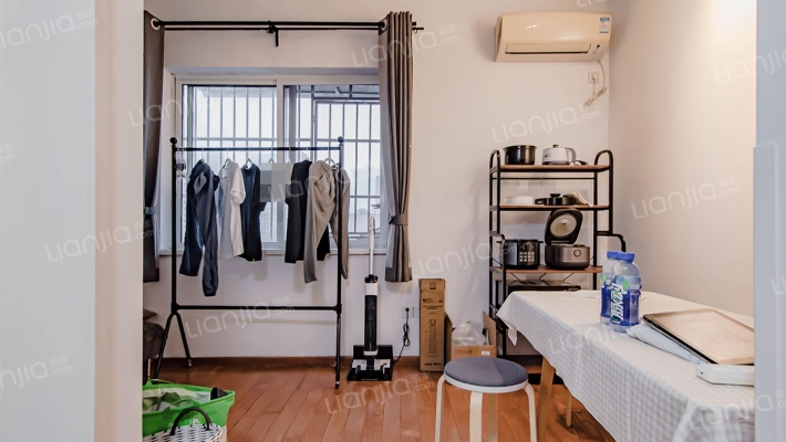 泰兴路624弄二手房实景图