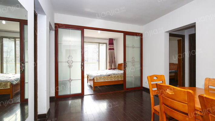 逸虹景苑二手房实景图