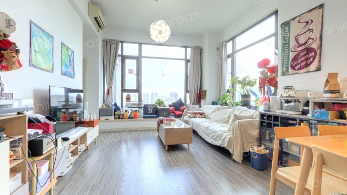 湖畔天下一期二手房实景图