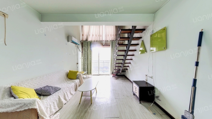 骄阳天际二手房实景图