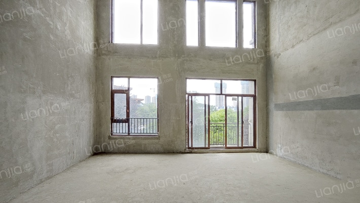 阅山墅二手房实景图