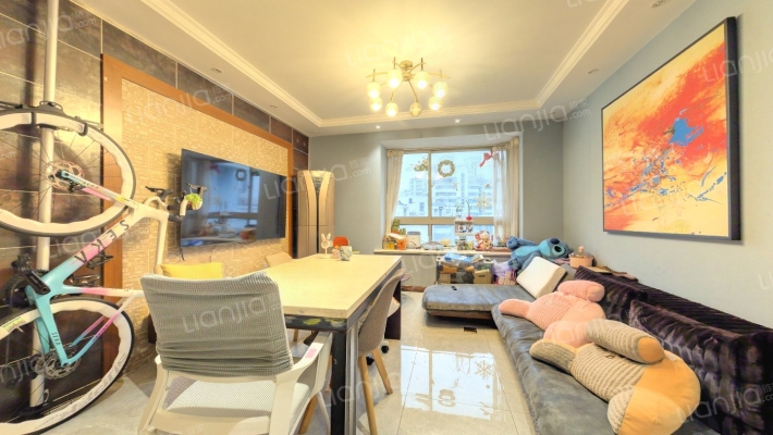 逸虹景苑二手房实景图