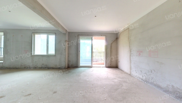 纽宾凯麓院二手房实景图