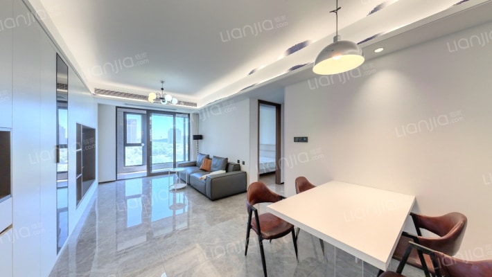 万科·翡翠之光二手房实景图