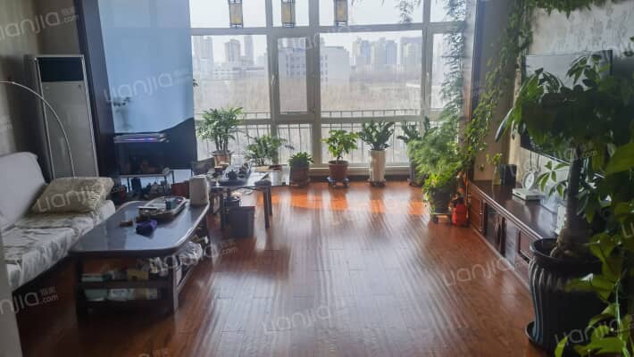 江尚景湖滨绿茵三期二手房实景图