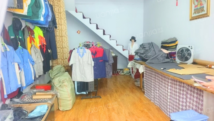 高力汽贸城二手房实景图