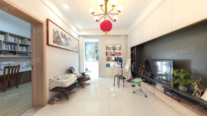 深宝住宅区二手房实景图