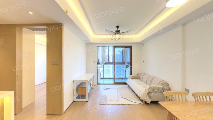 万科翡翠公园六期二手房实景图