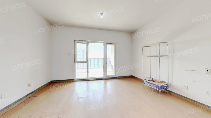 泷悦长安伊顿园二手房实景图